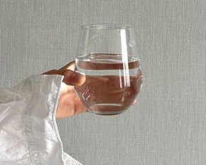 Скільки води треба випивати за день: проста формула