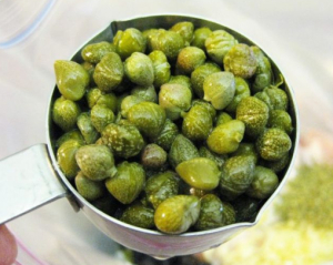 Продукт №1 в раціоні: чим корисні каперси для чоловіків і жінок