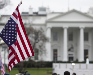 Дилема США – чи міняти коней на українській переправі
