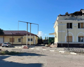Росіяни намагалися вбити цивільних та вкрили артилерійським вогнем залізничний вокзал у Херсоні