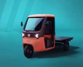 Fiat показал трехколесный электромобиль Tris, который назвали самой странной новинкой года