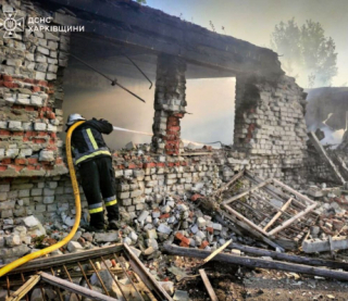 Показали страшні наслідки комбінованої атаки РФ на Харків і Чугуїв